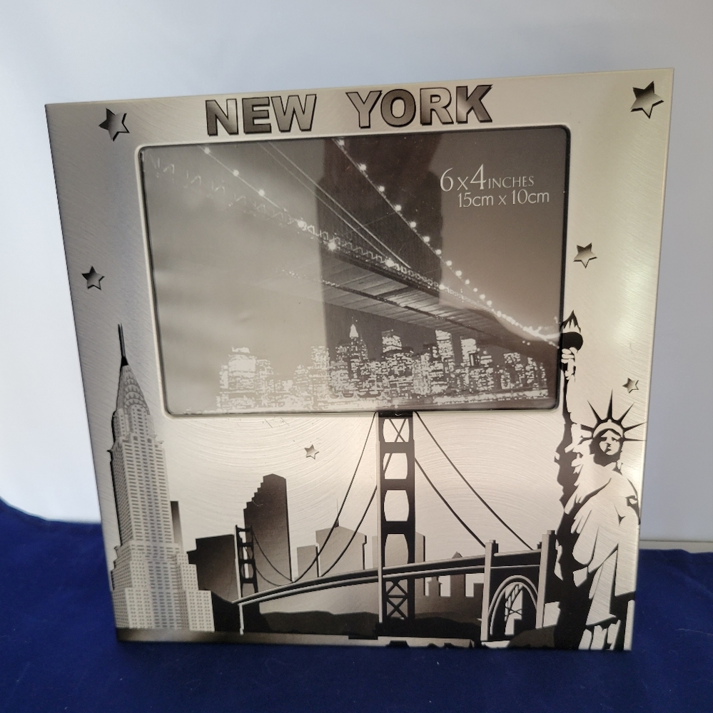 Metal Silver and Black New York Picture Frame 6in×4in All Occasion Unisex